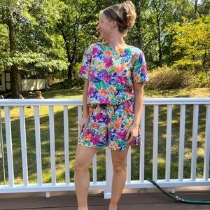 Vintage Hibiscus Floral Set